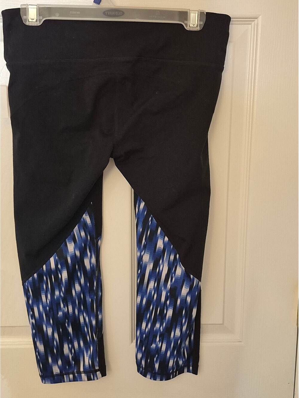 GapFit "gFast" Cropped Capri Performance Leggings Size M